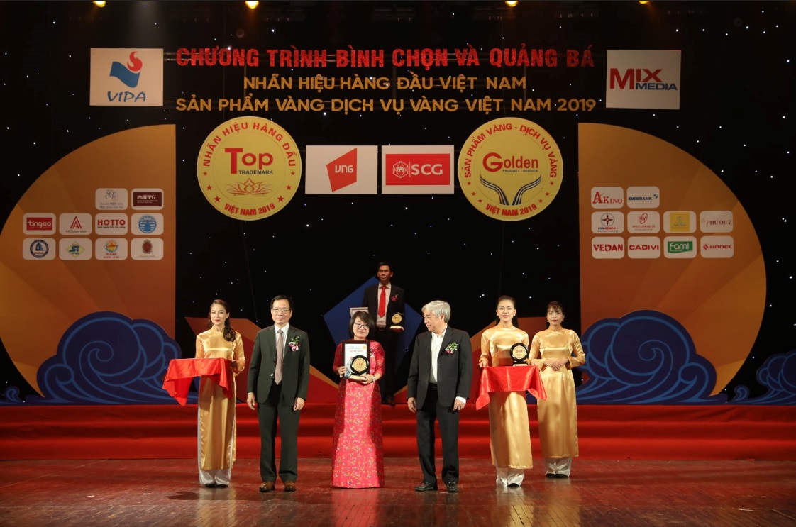 Rạng Đông lọt TOP 10 Nhãn hiệu hàng đầu Việt Nam & TOP 10 Sản phẩm dịch vụ vàng Việt Nam năm 2019